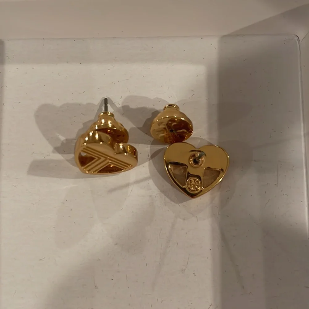 Tory Burch Adeline Fret Stud Earrings Gold hearts logo